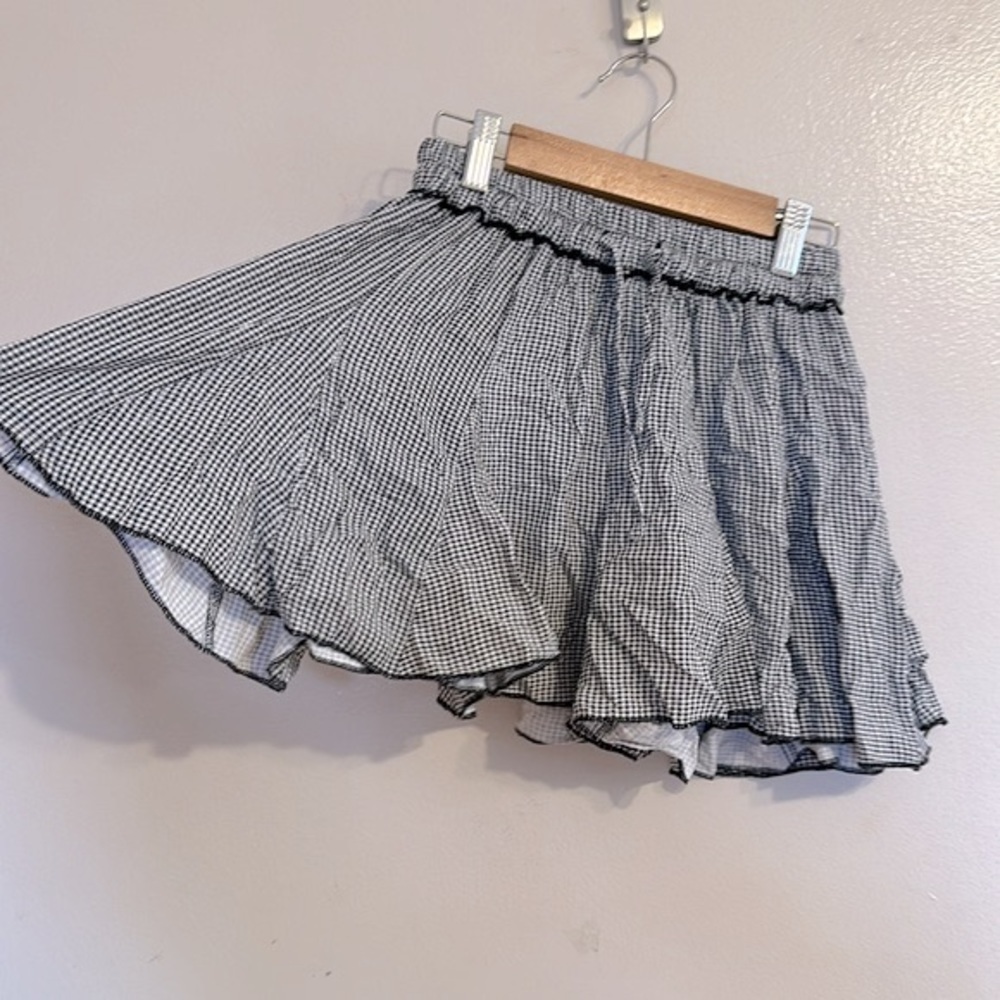 Mini Shorts - Picture 2 of 4